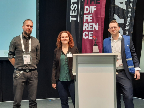 Dortmunder Impulse zum Thema Exoskelette Lieferten einen spannenden Einblick in die Welt der Exoskelette, (v.l. Victor Kaupe, Dr. Veronika Kretschmer) moderiert von Christian Klose.