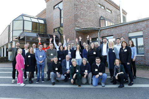 Die Programmteilnehmenden gemeinsam mit dem Orga-Team des Dortmunder Cross Mentoring Programms Die Programmteilnehmenden gemeinsam mit dem Orga-Team des Dortmunder Cross Mentoring Programms