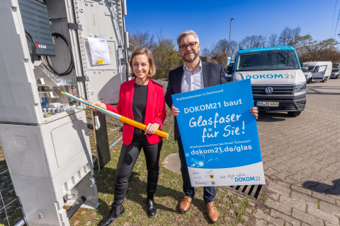 v.l.: Heike Marzen, Geschäftsführerin der Wirtschaftsförderung Dortmund; Marko Iaconisi, Geschäftsführer von DOKOM21; v.l.: Heike Marzen, Geschäftsführerin der Wirtschaftsförderung Dortmund; Marko Iaconisi, Geschäftsführer von DOKOM21;