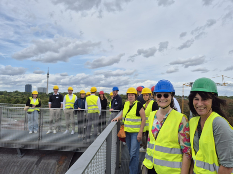 Freudige Gesichter auf der Skywalk Tour