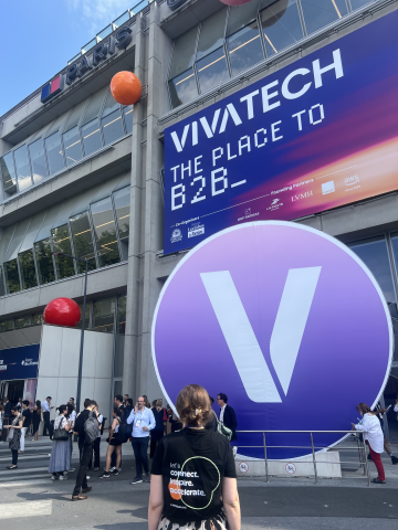 Eingang zu den Messehallen der VivaTech